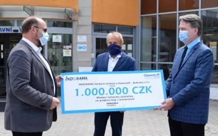 Firma Glanztoff věnovala litoměřické nemocnici milion korun na boj s koronavirem