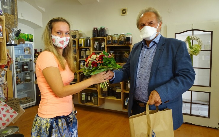 Ženou regionu je majitelka obchodu Meloun. Nakoupíte tam bez obalu