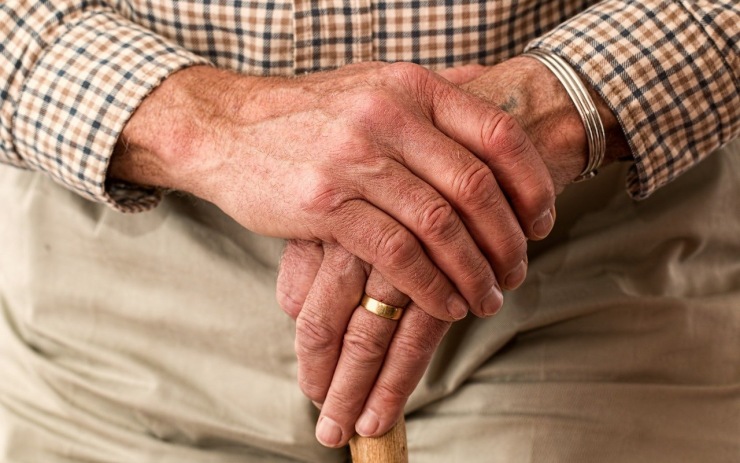Domy s pečovatelskou službou se mění na seniorské byty