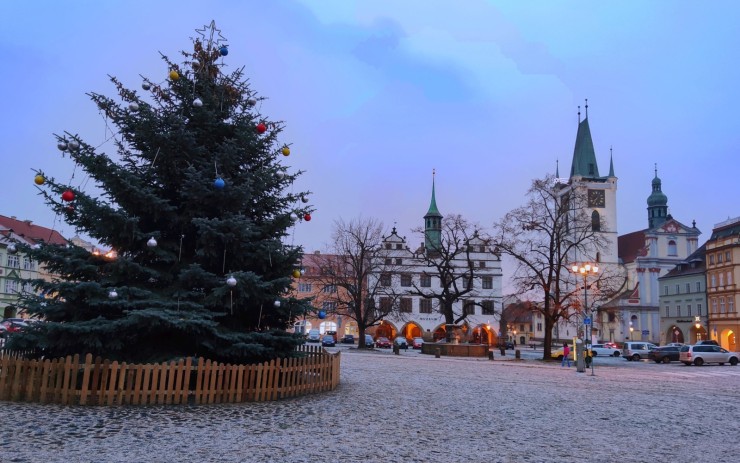 Vánoční výzdoba postupně mizí z města. Jak se vám letos líbila?