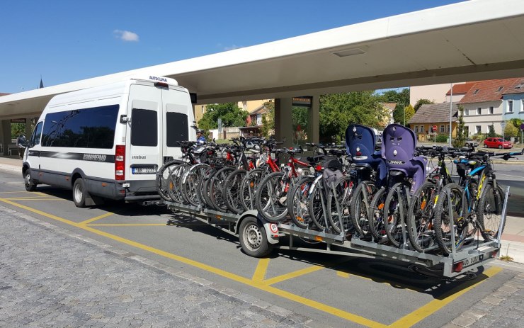 Oblíbený cyklobus vyjel na svou jedenáctou sezónu! Na výlet můžete i bez kola