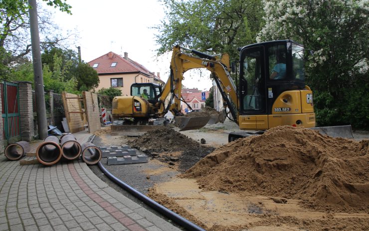 Rekonstrukce v ulici Dr. Slavíka pokračuje. Kdy bude hotovo?
