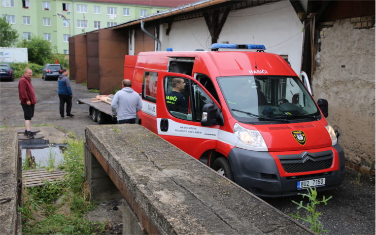 Roudnice pošle milion obcím, které zasáhlo tornádo. Zapojili se i dobrovolní hasiči