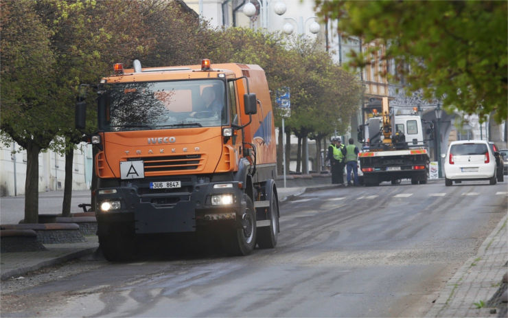 Pozor, kde parkujete! Ve městě začalo čištění ulic