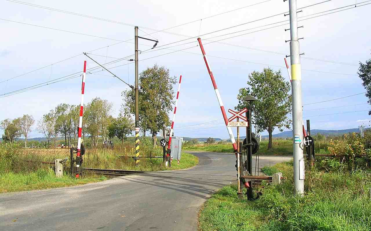 Kriminalisté odložili vyšetřování nehody na železničním přejezdu, při které zemřel cyklista