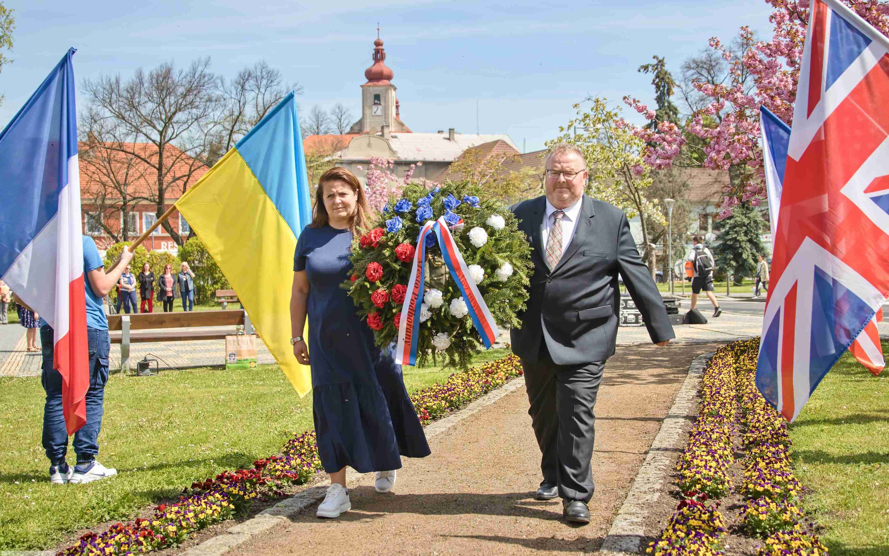 OBRAZEM: V obcích a městech na Podbořansku se ke Dni vítězství konaly pietní akty