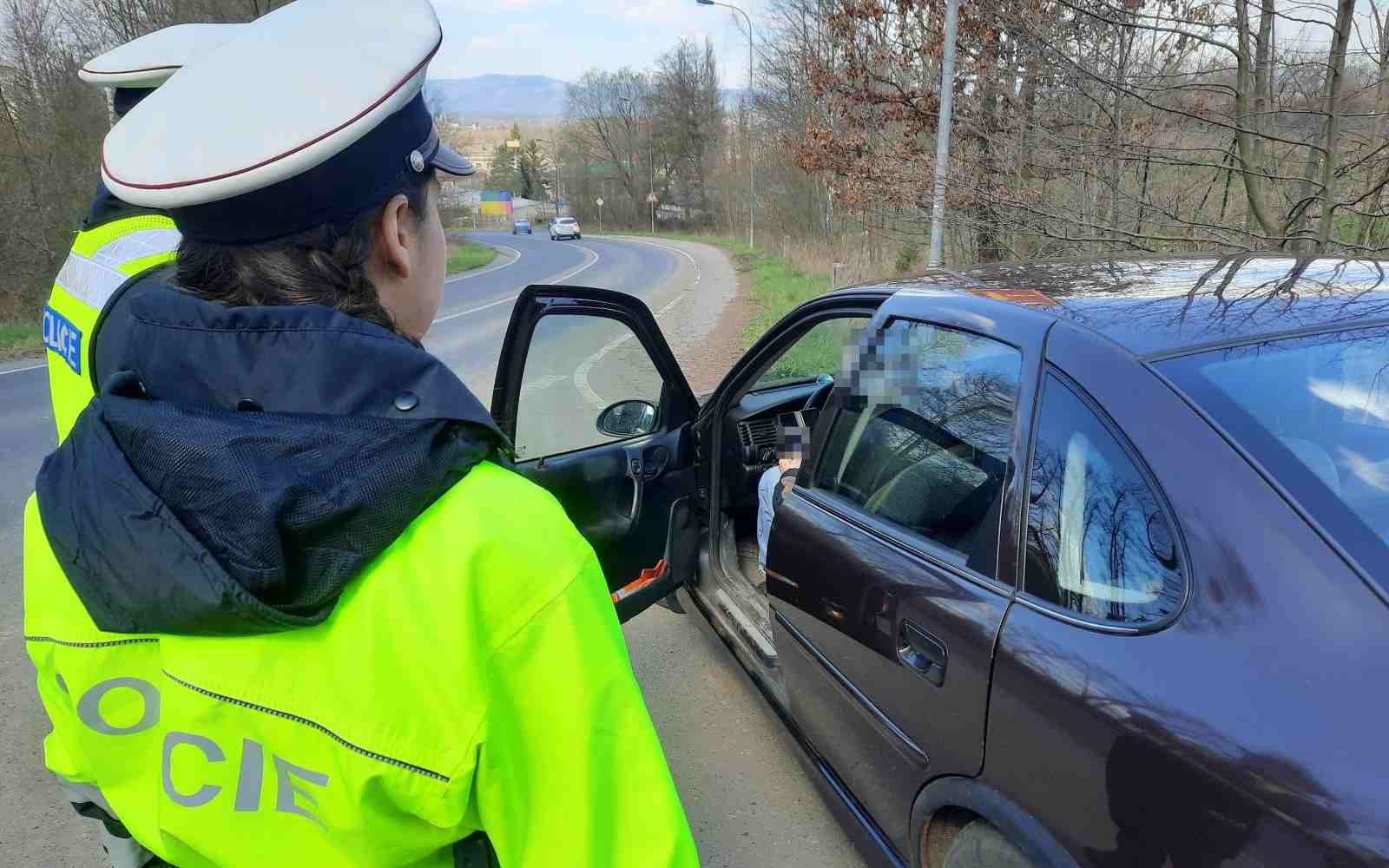 Velikonoční pondělí bylo na silnicích na Lounsku ve znamení drog