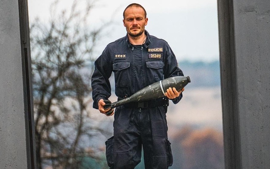 Letecké pumy, tankové střely a granáty. Pyrotechnici na Lounsko vyjížděli o víkendu hned třikrát