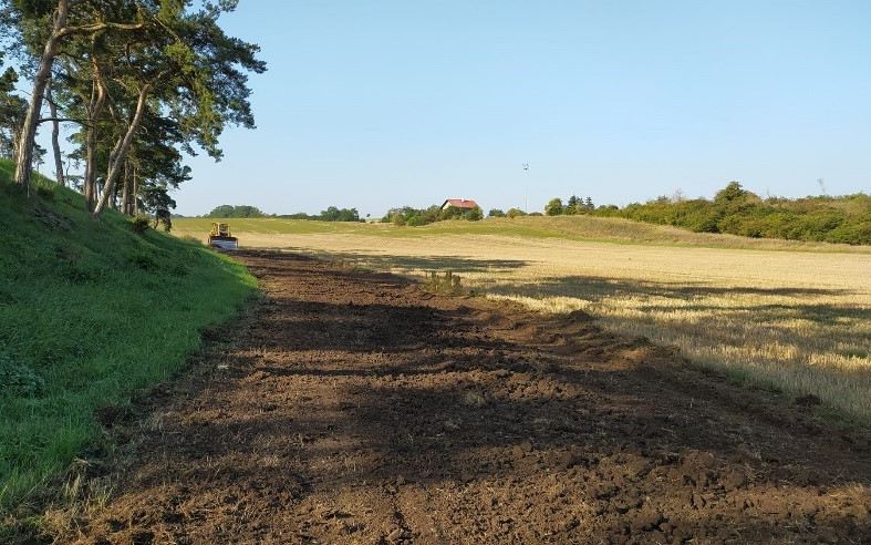 Lounská radnice nechává prodloužit cestu ke kapličce. V plánu je i nová výsadba