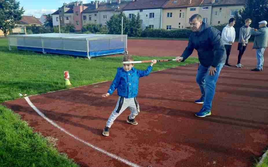 FOTO: Výročí narození manželů Zátopkových si v Lounech připomněli sportem