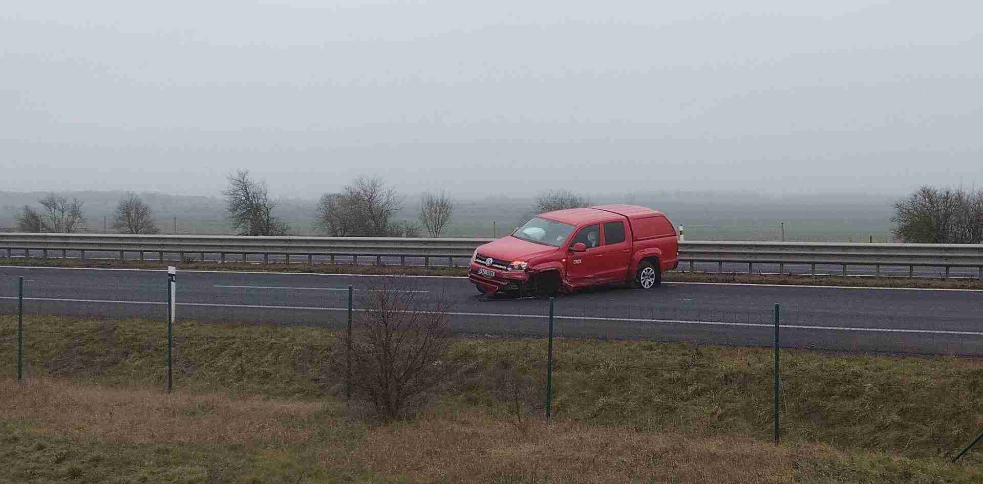 AKTUÁLNĚ: Pozor na dálnici D7! U zóny Triangle havaroval osobák