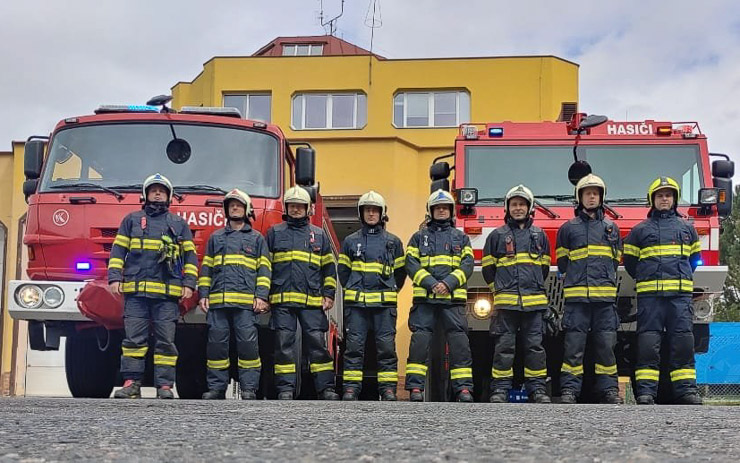 Hasiči ve středu vyjedou před stanice. Minutou ticha uctí památku zesnulého kolegy 