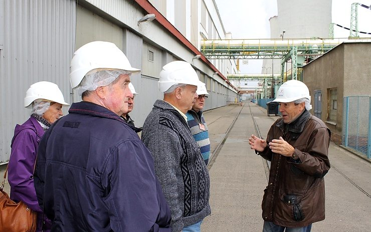 Jedna z exkurzí v Elektrárně Počerady. Jejím průvodcem byl Arnošt Hajný. Foto: Ota Schnepp