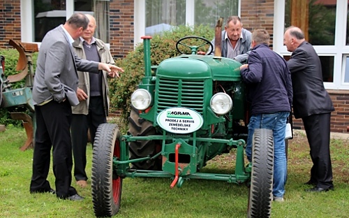 Prohlídka historické techniky. Foto: Ústecký kraj