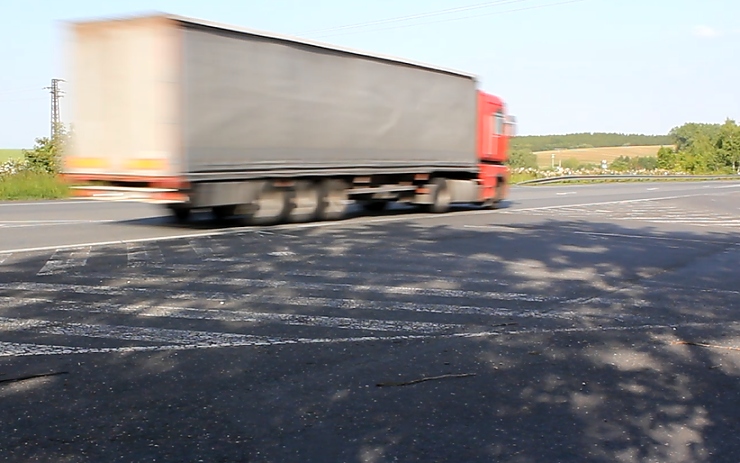 Silnice R7. Foto: Oldřich Hájek