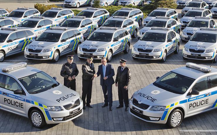 Předávání prvních policejních vozů v Mladé Boleslavi. Foto: ŠKODA AUTO