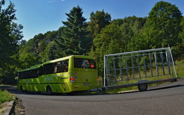 Cyklobus s vlekem pro dvacítku kol. Foto: Ústecký kraj