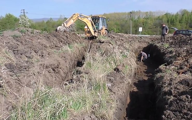 Průzkum probíhá pomocí sondáží. Foto: Coal TV