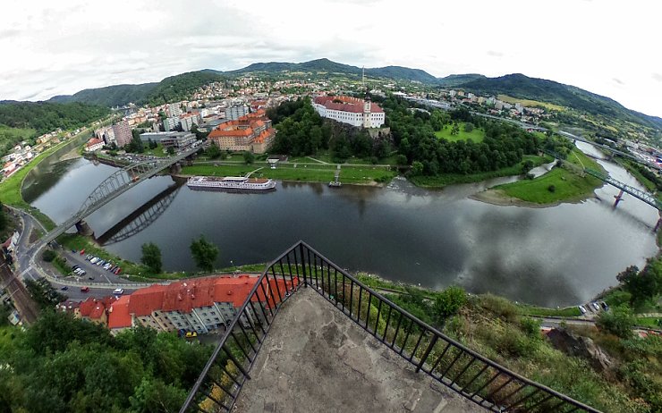 Výhled z Pastýřské stěny na Děčín patří často fotografované. Nejde o soutěžní fotografii. Foto: Oldřich Hájek