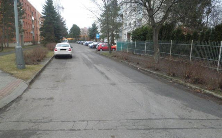 Oprava silnice v ulicích Tomanova a Březinova se posouvá, hotovo by mělo být do 2. června