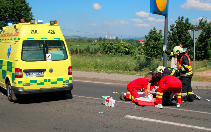 U Petrohradu se srazila dvě auta, jeden člověk se zranil