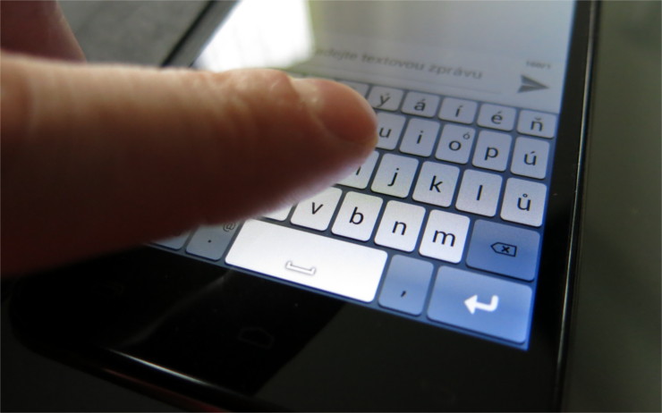 Kriminalisté dopadli zloděje: Kradený mobil prodal za tři stovky, od kupujícího pak putoval dál