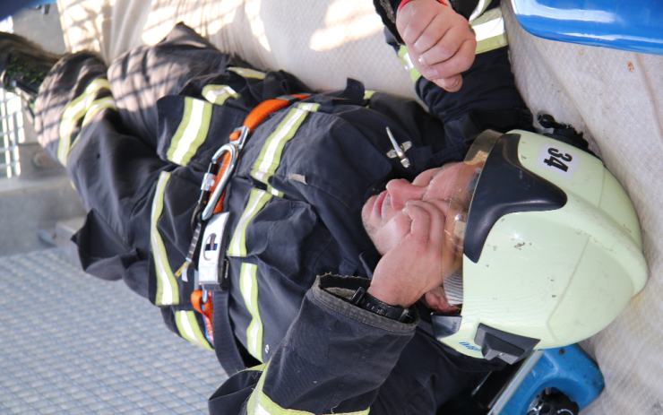 OBRAZEM: Dobrovolní hasiči soutěžili v tvrďáckých disciplínách v Žatci