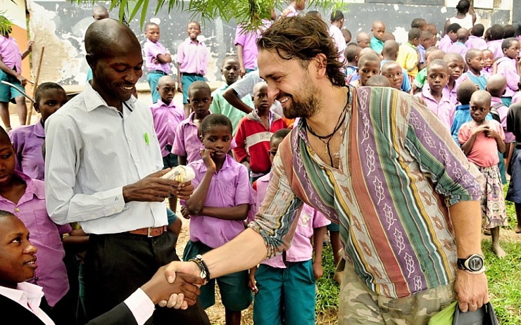  Šest beden pro Afriku. Lidé ze Žatce a okolí posílají dětem školní pomůcky