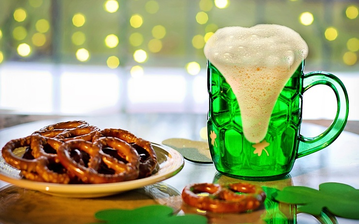 Na vaše zdraví! Velikonoční svátky opět zahájí přípitek zeleným pivem