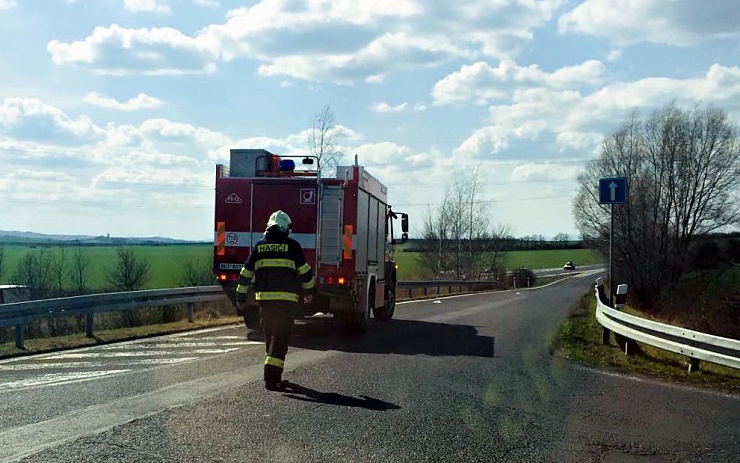 AKTUÁLNĚ, FOTO OD VÁS: Pozor na čerstvou nehodu u Loun! 