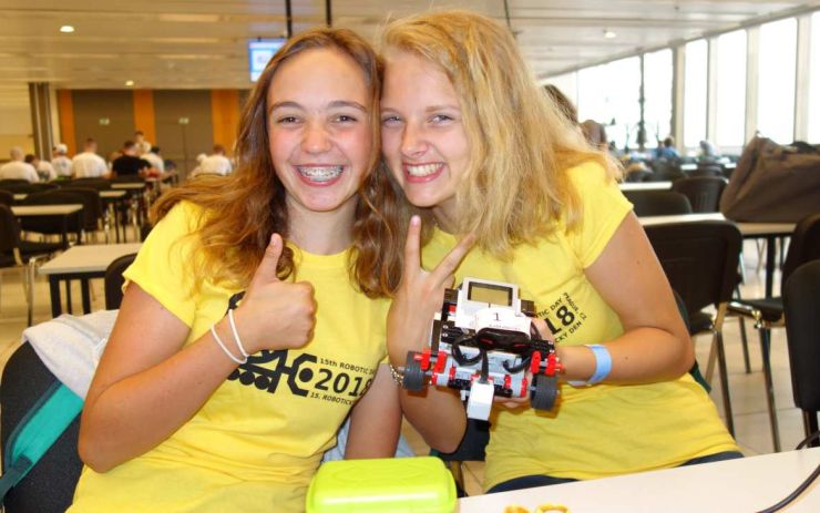 OBRAZEM: Gymnazisté ze Žatce se zúčastnili mezinárodní soutěže v robotice