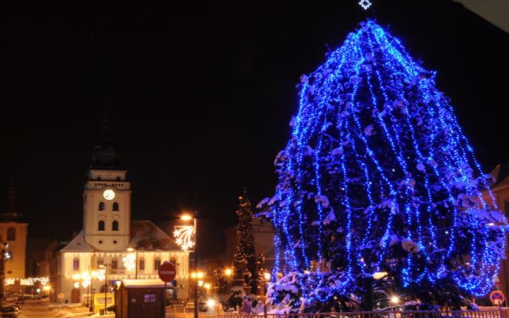 Advent v Žatci: Nejdříve rozsvícení vánočního stromku, potom návštěva pekelných bytostí! 