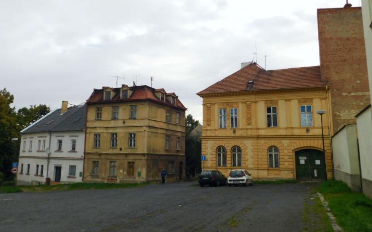 Nový sběrný dvůr v Žatci se má otevřít za měsíc, zastupitelé potvrdili peníze na Nákladní ulici i Nerudovo náměstí