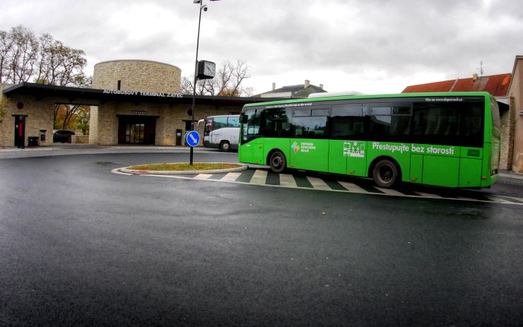 Autobusy na Lounsku a Podbořansku budou jezdit v nouzovém režimu, na Chomutovsku dojde k omezení spojů