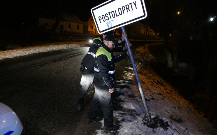 I tohle patří k jejich práci. Některému řidiči strážníci možná zachránili auto