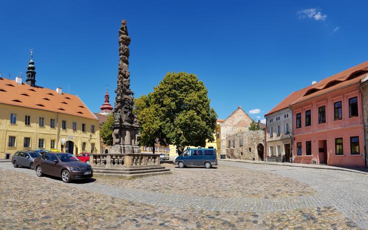 Řidiči, pozor! Část náměstí 5. května čeká úplná uzavírka, parkování bude omezené