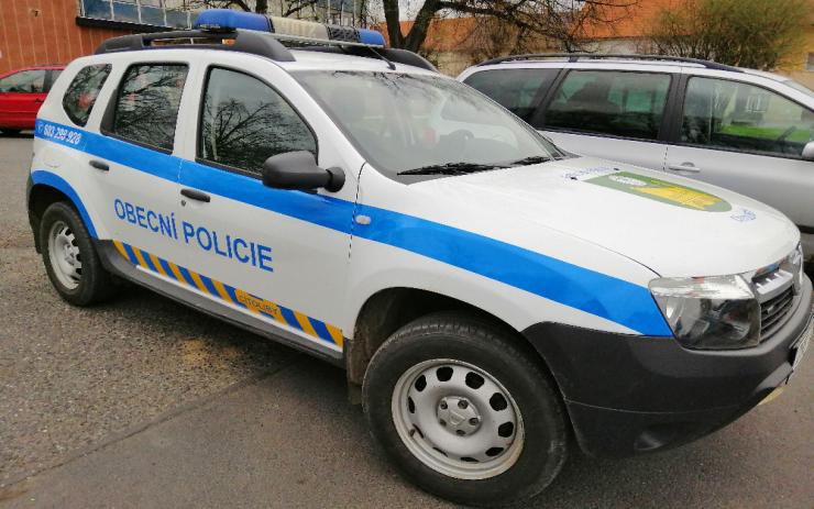 Lenešice uzavřely smlouvu o působení obecní policie Cítoliby v katastru jejich obce