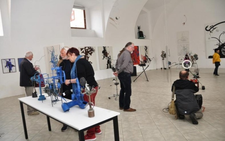 OBRAZEM: Galerie moderního umění v Roudnici vystavuje díla lounských umělců