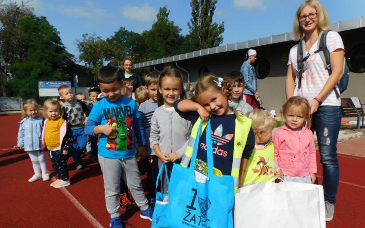 Předškoláci dostali na Mládí ceny za soutěž Tvoříme z odpadu 2019