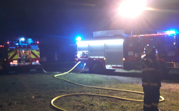 Postoloprtští hasiči mířili do Lišan, likvidovali tam požár u hřiště