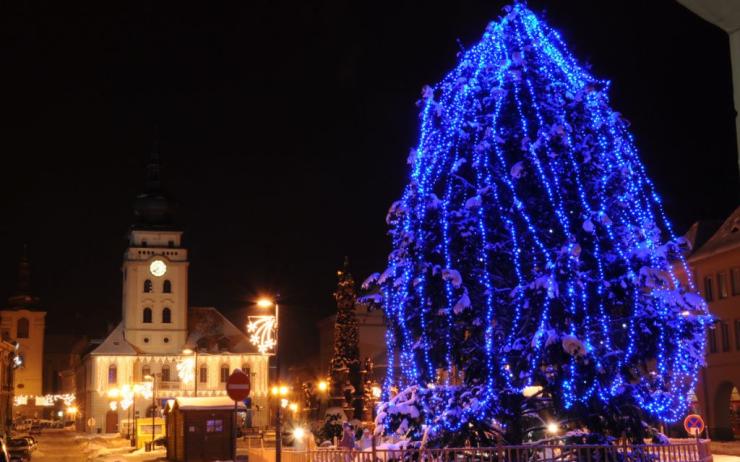 Týden v Žatci: O víkendu se rozsvítí vánoční strom a začne měsíc adventních akcí