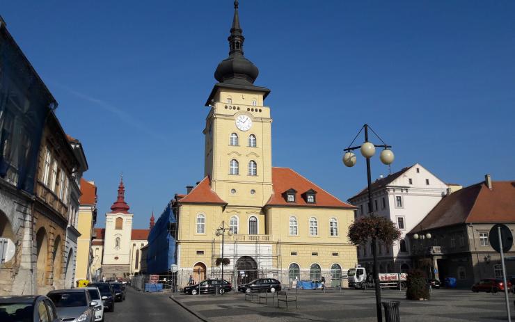 Rekonstrukce radnice pokračuje podle plánu. Radniční věž zkrášlí nová expozice