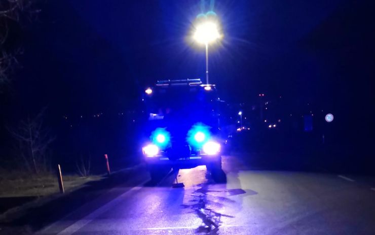 AKTUÁLNĚ: Záchranáři zasahují u srážky dvou aut v Žatci. Dopravu řídí policie