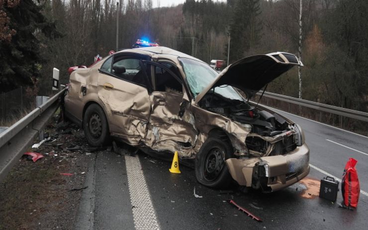 Vážné dopravní nehody na tahu na Prahu! Policie apeluje na řidiče, aby si dávali pozor