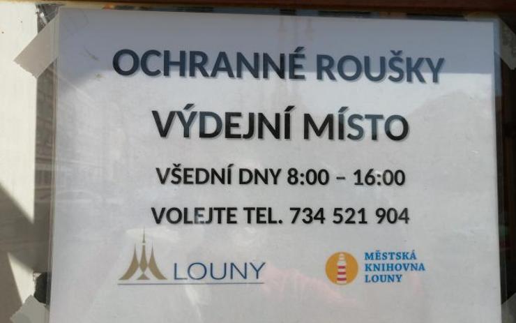 Sháníte roušky? V lounské knihovně je rozdávají zdarma