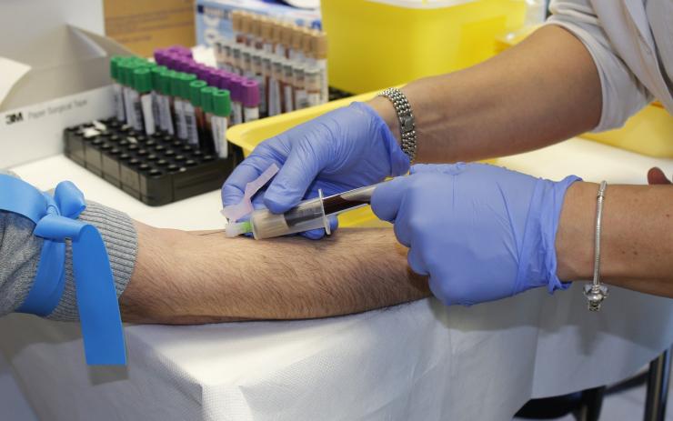V Česku je stále nedostatek krve. Pojišťovny lákají nové dárce na vyšší příspěvky