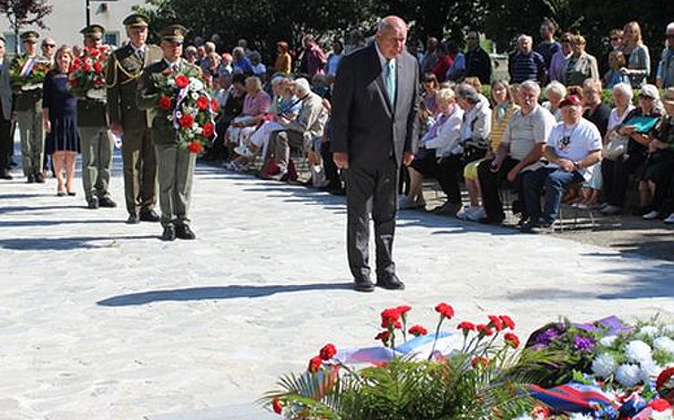 Lidé uhořeli v kostele i ve škole. Od masakru v Českém Malíně uplynulo 77 let