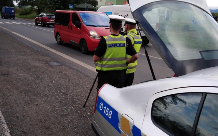 Další dopravní akce na Lounsku: Při kontrolách odhalili policisté kromě přestupků i dva trestné činy!