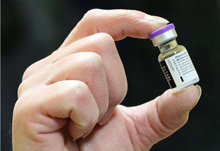 V lounské nemocnici se dnes otevřelo očkovací centrum