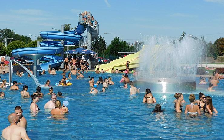 Na žateckém koupališti se začíná stavět nový bazén. Jak bude vypadat letošní sezóna?